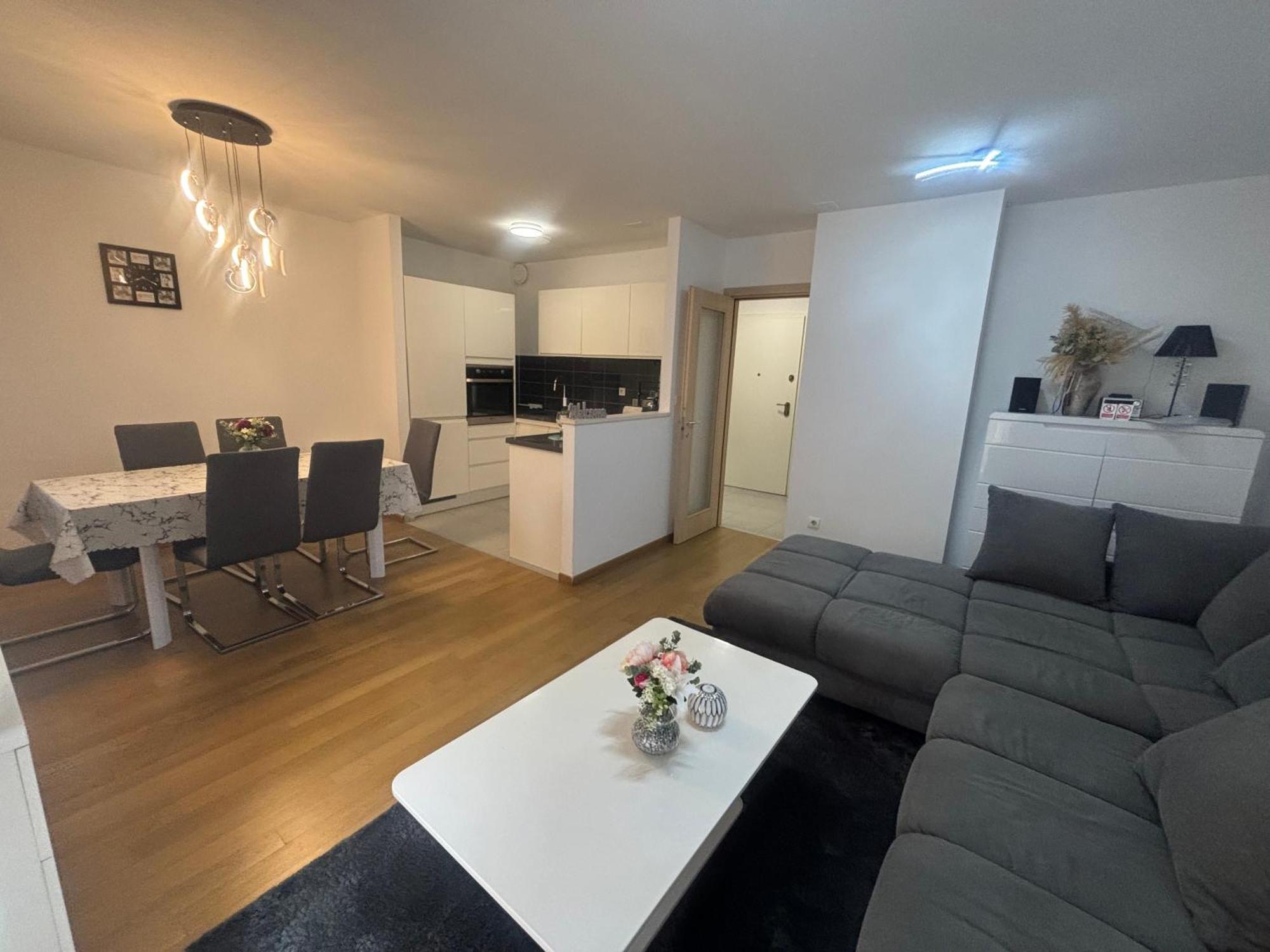 Apartment Dalmatinos Split Znjan Exterior photo