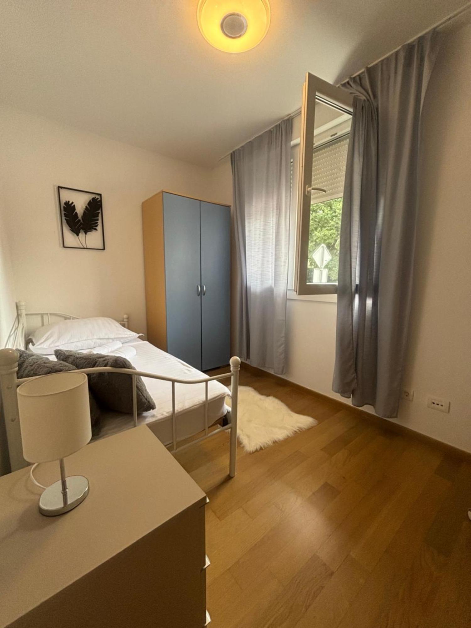 Apartment Dalmatinos Split Znjan Exterior photo